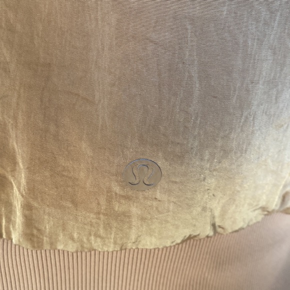 Lululemon Reversible, Women Vest Size 8 Color Tan. - Picture 7 of 10